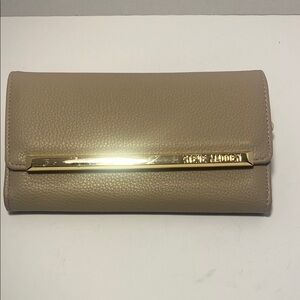Steve Madden Tan Gold Wallet